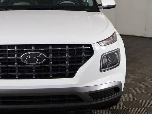 Used 2024 Hyundai Venue SEL image 12