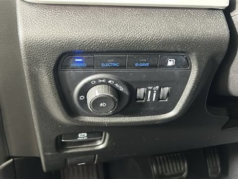 Used 2023 Jeep Grand Cherokee 4WD 4xe image 19