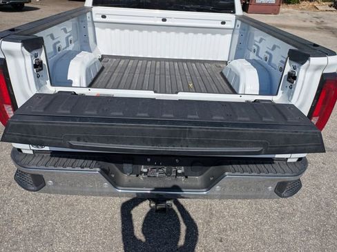 Used 2024 GMC Sierra 1500 SLT w/ SLT Convenience Package RWD image 11