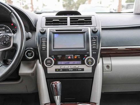 Used 2012 Toyota Camry XLE w/ Leather Pkg image 13
