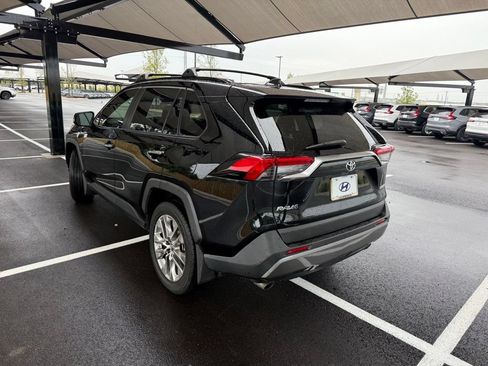 Used 2019 Toyota RAV4 Limited w/ Advanced Technology Package FWD image 7