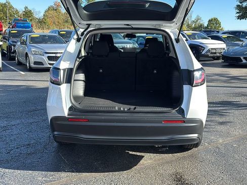 Used 2025 Honda HR-V LX image 32