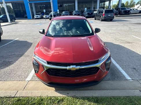 Certified 2024 Chevrolet Trax LS w/ Driver Confidence Package FWD image 5