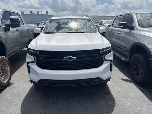 Used 2023 Chevrolet Suburban RST w/ Luxury Package RWD image 2