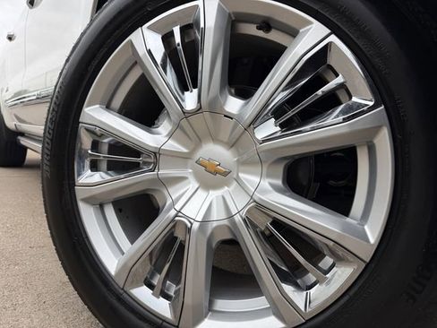 Used 2025 Chevrolet Silverado 1500 High Country AWD/4WD image 11