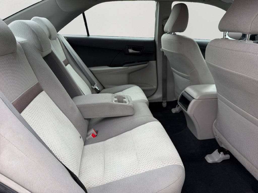 Used 2014 Toyota Camry LE FWD image 8