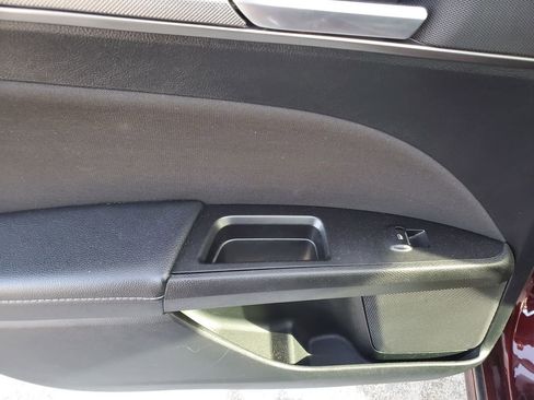 Certified 2017 Ford Fusion SE image 12