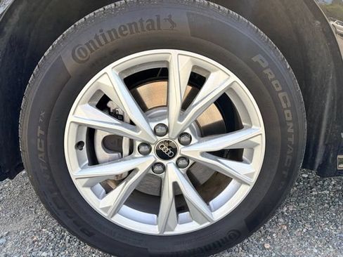 Certified 2025 Audi Q3 2.0T Premium w/ Convenience Package AWD/4WD image 5