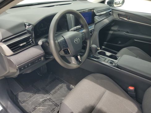 Used 2025 Toyota Camry LE image 16