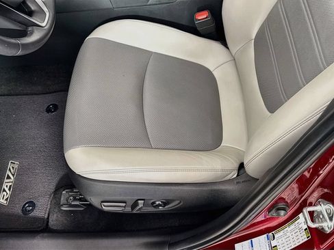 Used 2022 Toyota RAV4 Limited AWD/4WD image 20