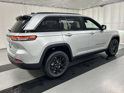 New 2026 Jeep Grand Cherokee Altitude AWD/4WD image 2