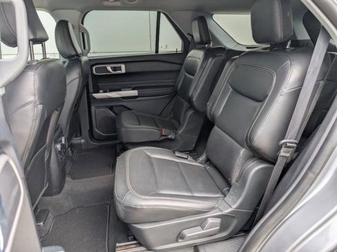 Certified 2022 Ford Explorer XLT w/ Equipment Group 202A image 7