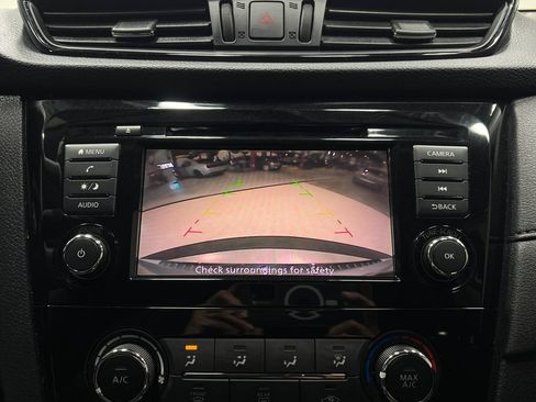 Used 2018 Nissan Rogue S AWD/4WD image 11