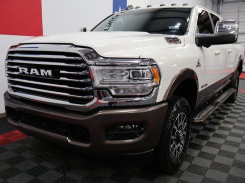 Used 2023 RAM 2500 Limited AWD/4WD image 3