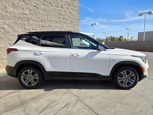 Used 2023 Kia Seltos S w/ Navigation Package AWD/4WD image 7