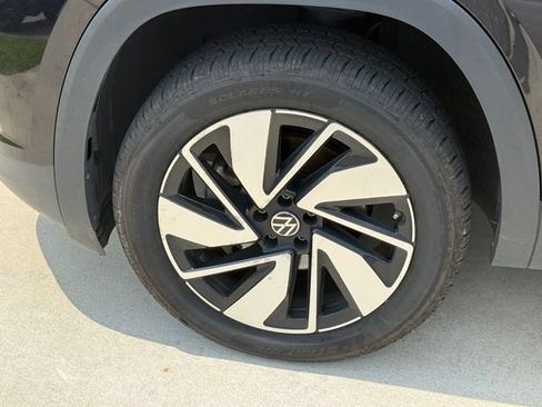 Used 2024 Volkswagen Atlas SE AWD/4WD image 5