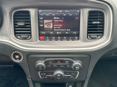 Used 2019 Dodge Charger SXT w/ Blacktop Package AWD/4WD image 27
