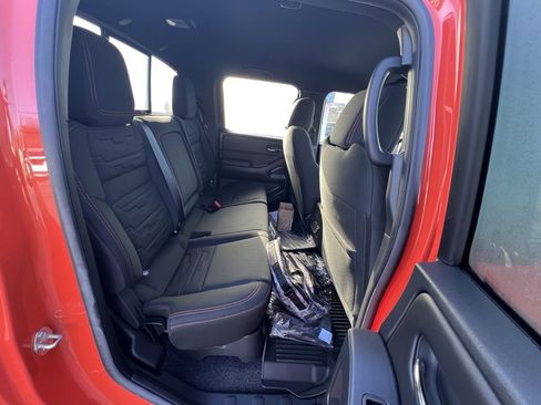 Used 2025 Nissan Frontier PRO-4X w/ Pro Convenience Package image 14