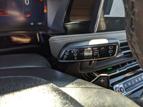 Used 2024 Lincoln Corsair Reserve image 34