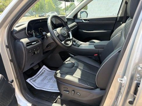 Used 2024 Hyundai Palisade Limited AWD/4WD image 13