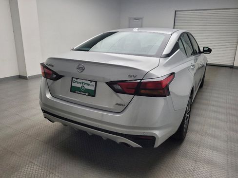 Used 2023 Nissan Altima 2.5 SV w/ SV Premium Package AWD/4WD image 7