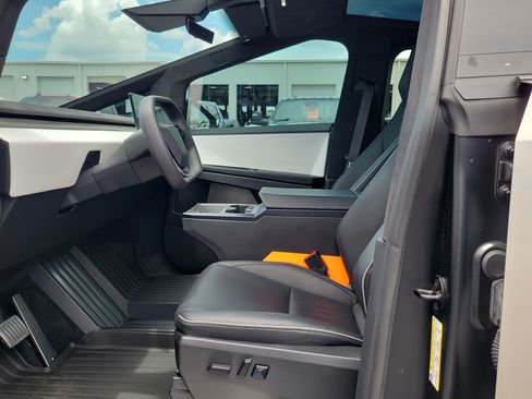 Used 2024 Tesla Cybertruck Cyberbeast AWD/4WD image 21