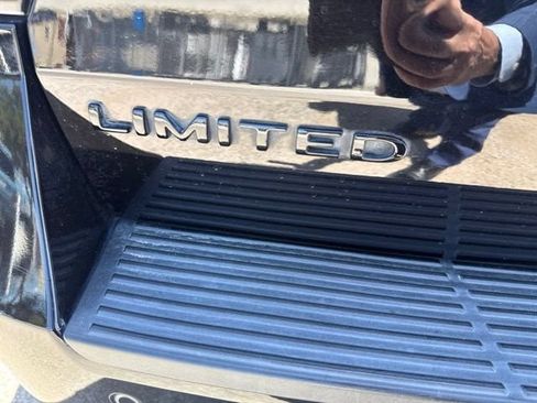 Used 2021 Ford Expedition Max Limited RWD image 6