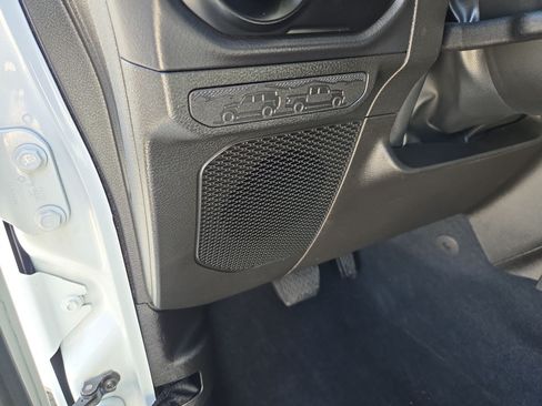 Used 2024 Jeep Gladiator Sport AWD/4WD image 15