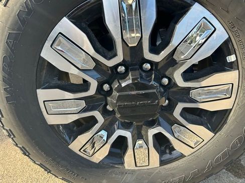 New 2025 GMC Sierra 2500 Denali w/ Denali Reserve Package image 8