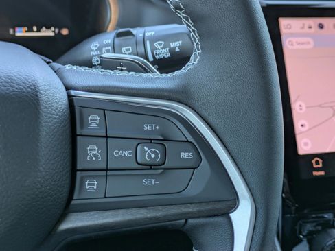 New 2025 Jeep Grand Cherokee L Limited w/ Luxury Tech Group II image 29