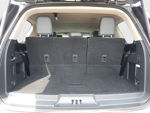 Used 2024 Ford Expedition XLT image 15
