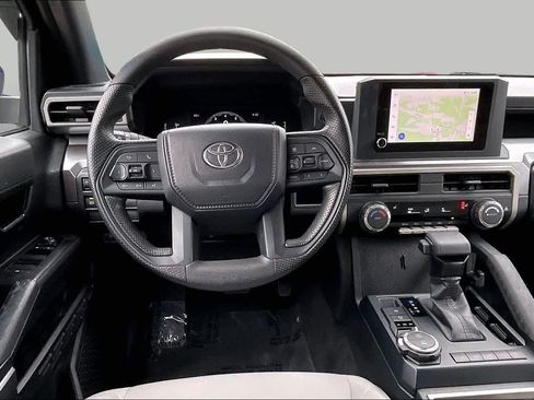 Used 2025 Toyota Tacoma SR5 AWD/4WD image 5