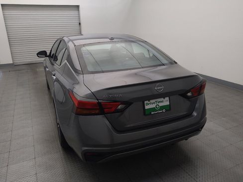 Used 2025 Nissan Altima 2.5 SV FWD image 6