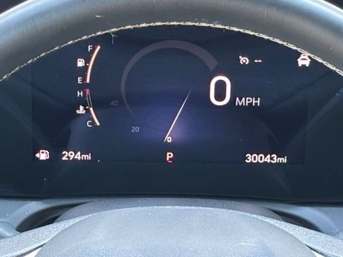 Used 2025 Buick Encore GX Preferred AWD/4WD image 39