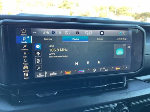 Used 2024 Jeep Wrangler Unlimited Sahara w/ Technology Group image 10