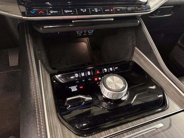 Used 2024 Jeep Wagoneer Series II w/ Flexible Seating Group AWD/4WD image 29