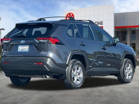 Used 2024 Toyota RAV4 LE AWD/4WD image 5