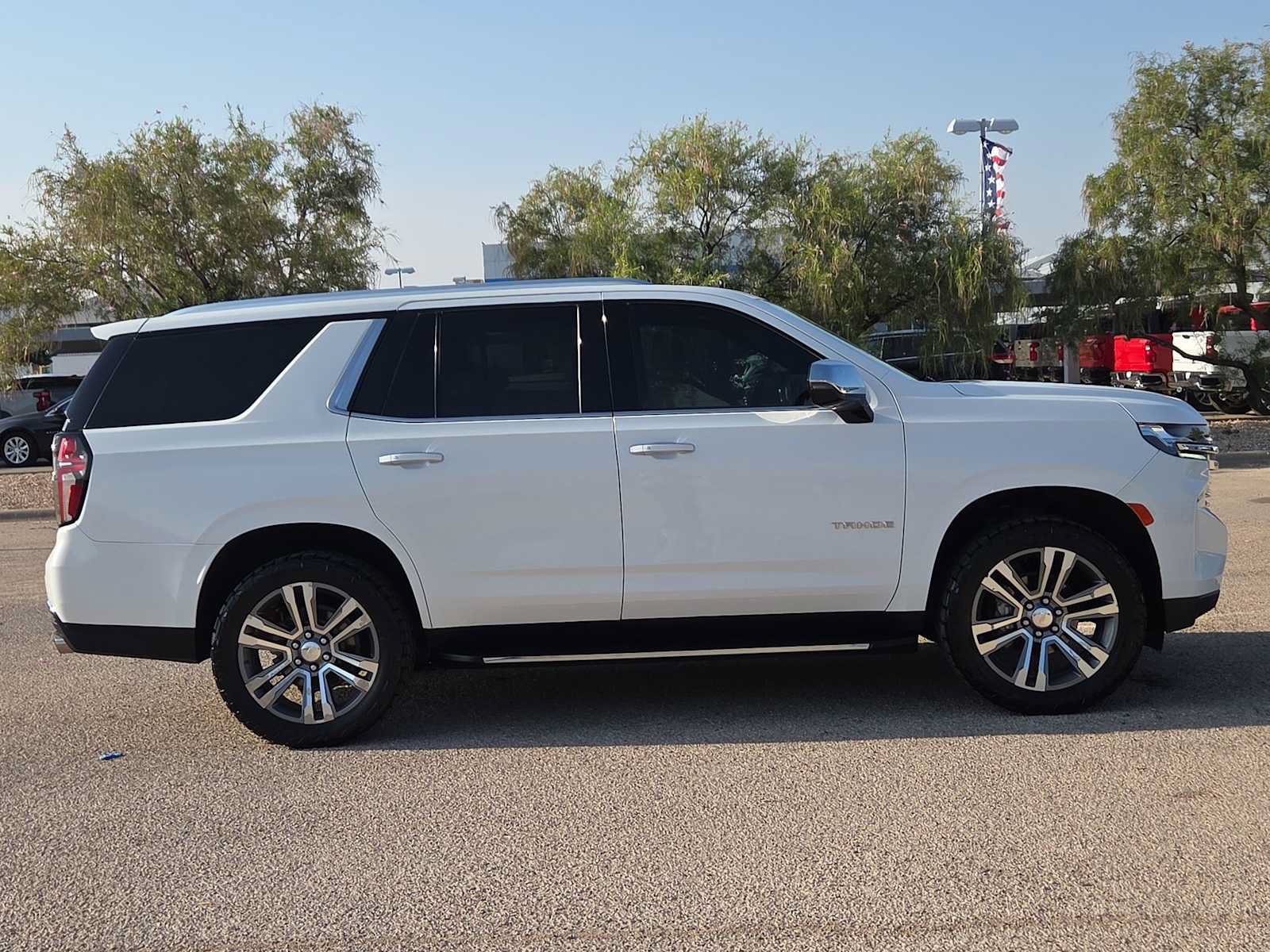 Used 2023 Chevrolet Tahoe Premier AWD/4WD image 9