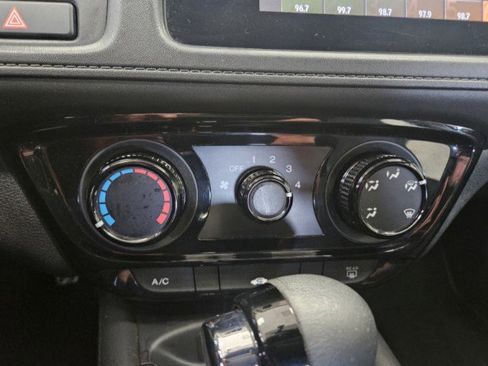 Used 2019 Honda HR-V Sport image 22