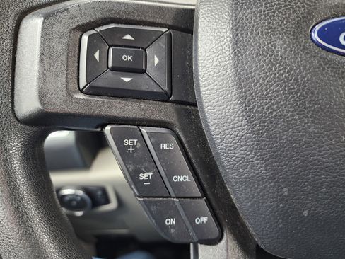 Used 2022 Ford F250 XLT w/ Black Appearance Package image 17