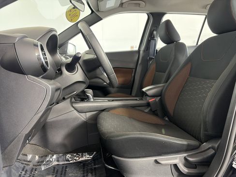 Used 2024 Nissan Kicks SR FWD image 6