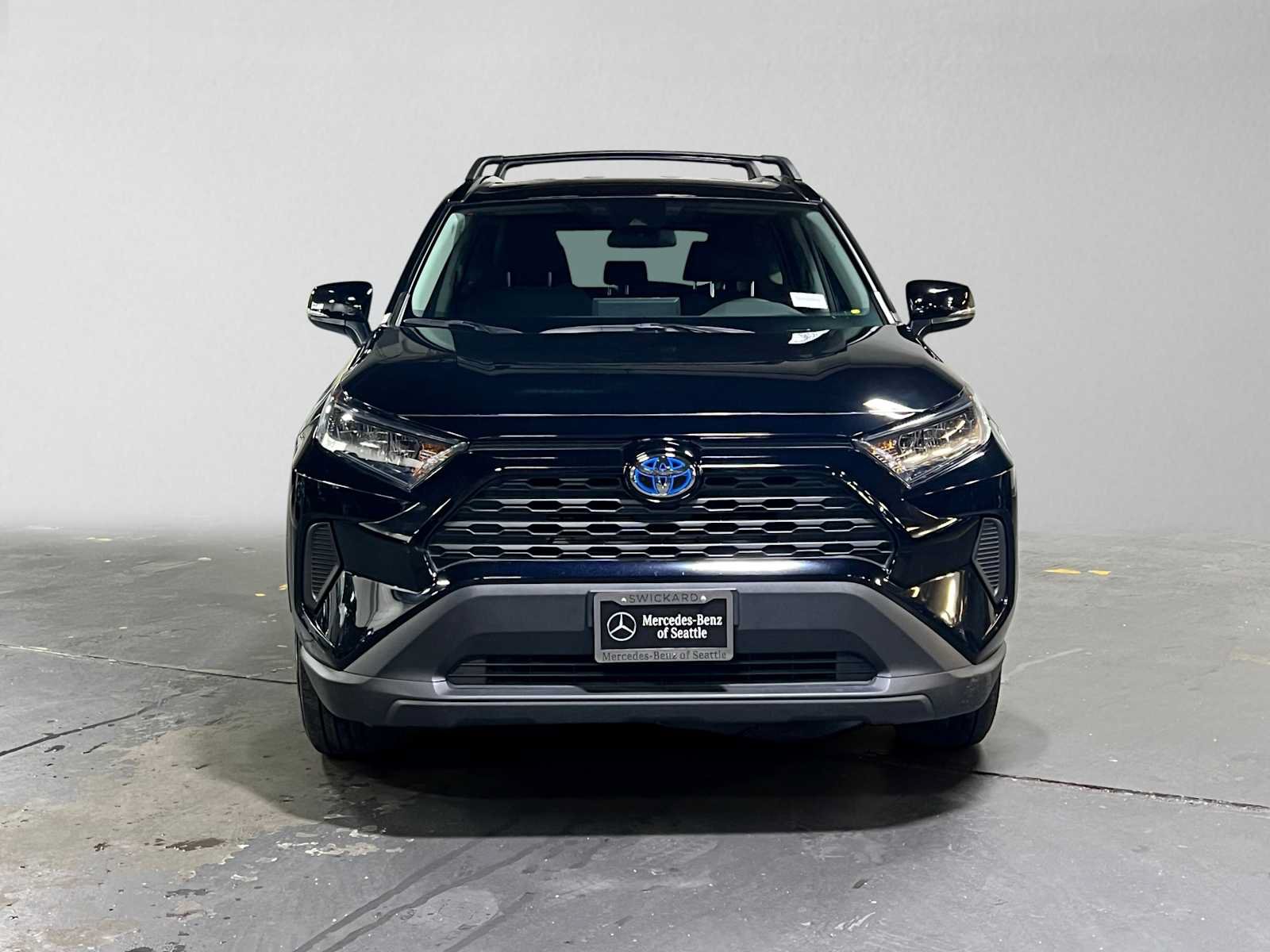 Used 2021 Toyota RAV4 LE AWD/4WD image 8