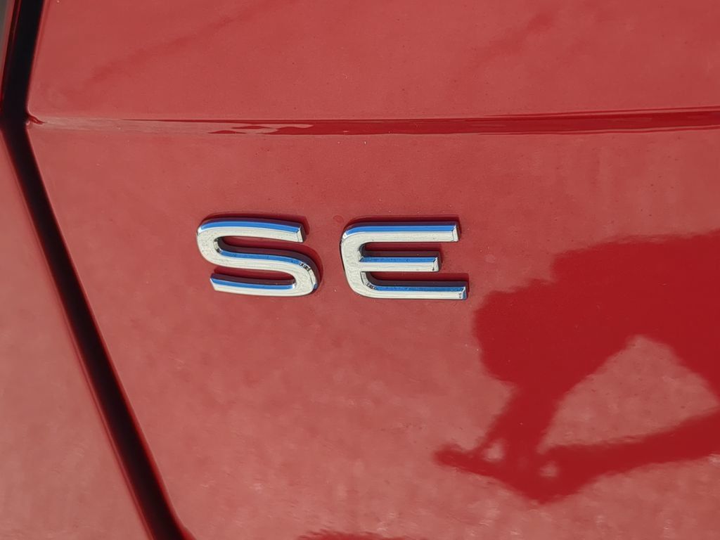 Certified 2023 Volkswagen Tiguan SE FWD image 10