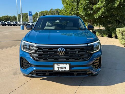 Used 2025 Volkswagen Atlas Cross Sport SEL R-Line AWD/4WD image 2