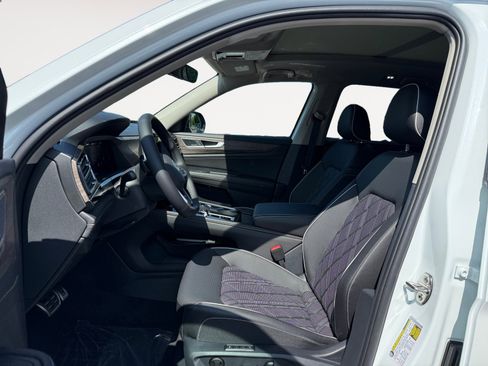 New 2025 Volkswagen Atlas SEL Premium R-Line image 10