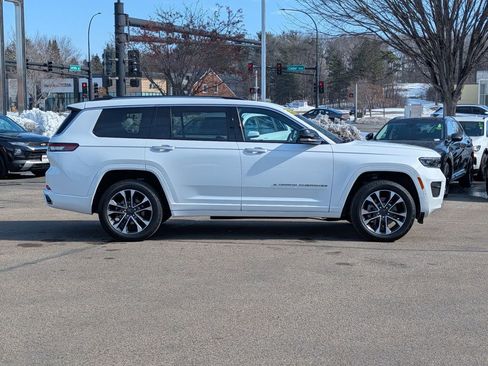 Used 2023 Jeep Grand Cherokee L Overland w/ Advanced Protech Group III image 8