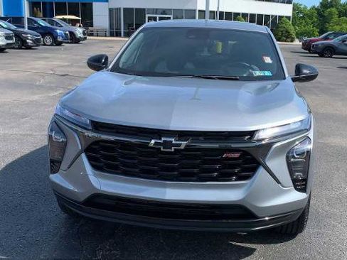 New 2024 Chevrolet Trax RS w/ Sunroof Package FWD image 3