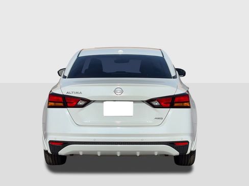 New 2025 Nissan Altima 2.5 SV image 4
