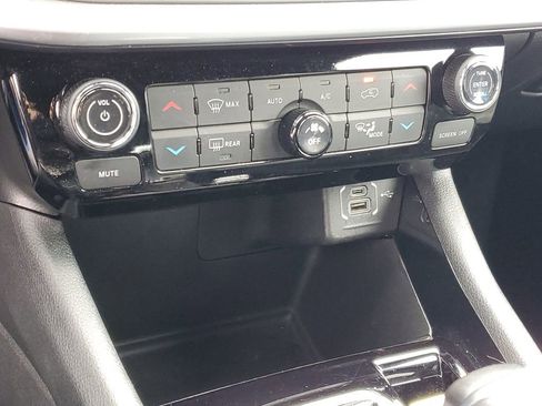 Used 2025 Jeep Compass Limited AWD/4WD image 20