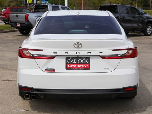 Used 2025 Toyota Camry SE w/ Convenience Package image 23